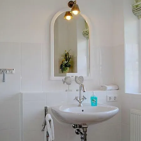 Laendliche-Idylle-Im-Haus-2-302811 *